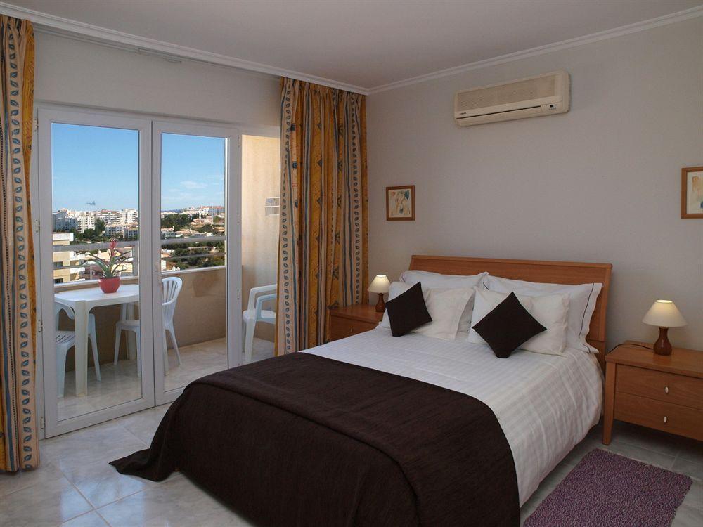 Apartamentos Jardins Da Rocha ปอร์ติเมา ภายนอก รูปภาพ